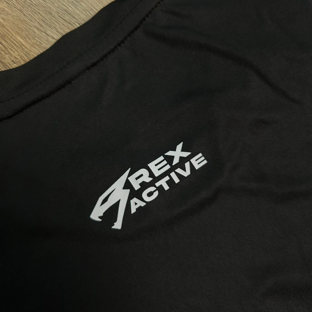 Rex Active chest print detail